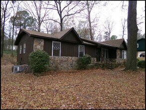 2818 Stephanie Dr in Little Rock, AR - Building Photo - Building Photo
