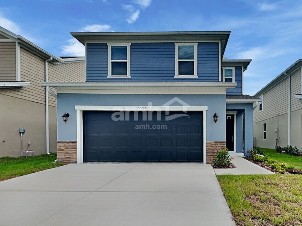 27265 St Andrews Ave in Wesley Chapel, FL - Building Photo