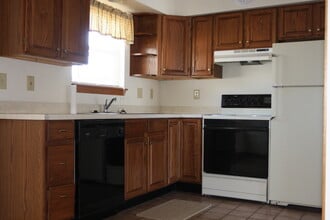1016 Timonere Dr, Unit 1012 Timonere in Ashtabula, OH - Building Photo - Building Photo