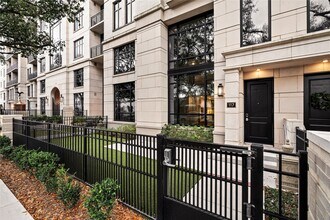 2511 Willowick Rd in Houston, TX - Building Photo - Building Photo