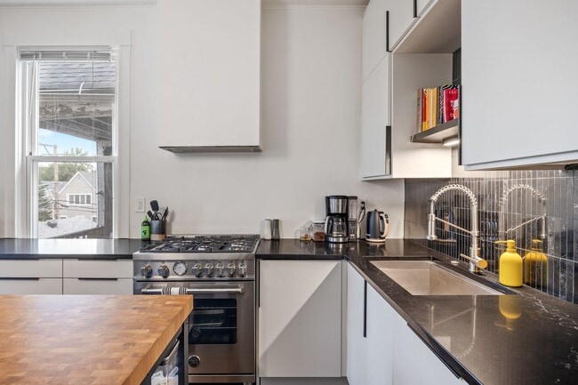 1832 N Central Park Ave, Unit 3