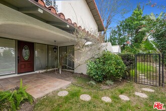 11040 Salt Lake Ave in Los Angeles, CA - Building Photo - Building Photo