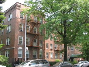 143-15 Bowne St in Flushing, NY - Building Photo - Building Photo