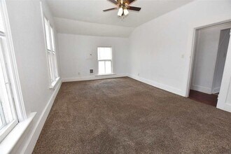 309 Waugoo Ave in Oshkosh, WI - Building Photo - Building Photo