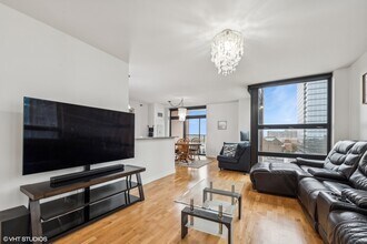 1160 S Michigan Ave in Chicago, IL - Building Photo - Building Photo