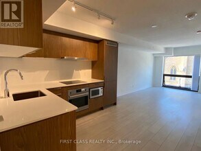 60-360 Shuter St in Toronto, ON - Building Photo - Building Photo