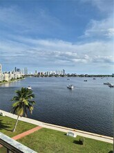 2910 Point E Dr in Aventura, FL - Building Photo - Building Photo