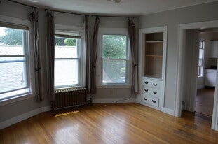 125 Harriet St, Unit 125 in South Portland, ME - Building Photo