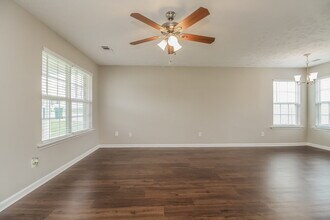 1065 Tammy Sue Ln in La Vergne, TN - Building Photo - Building Photo