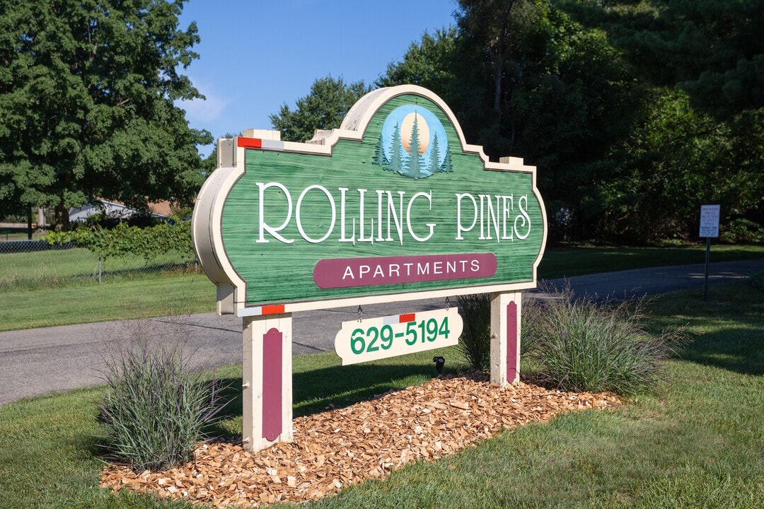 Rolling Pines Apartments in Richland, MI - Foto de edificio