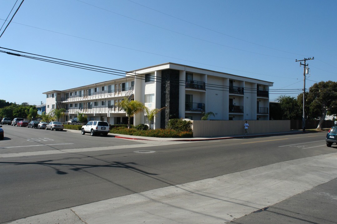 6548 Cordoba Rd in Goleta, CA - Foto de edificio