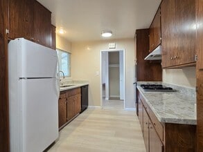 1542 Parkview Ave in San Jose, CA - Foto de edificio - Building Photo