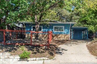 1504 W 39th 1/2 St in Austin, TX - Building Photo - Building Photo