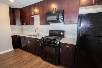 4519-4533 1/2 Delta Street in National City, CA - Foto de edificio - Interior Photo