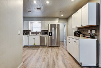1414 Hollywood Ave in Norman, OK - Building Photo - Building Photo