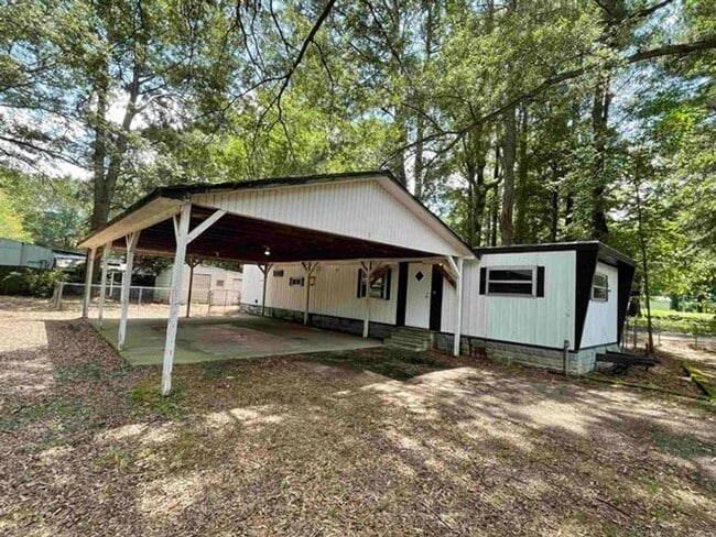 property at 711 Dauthat St