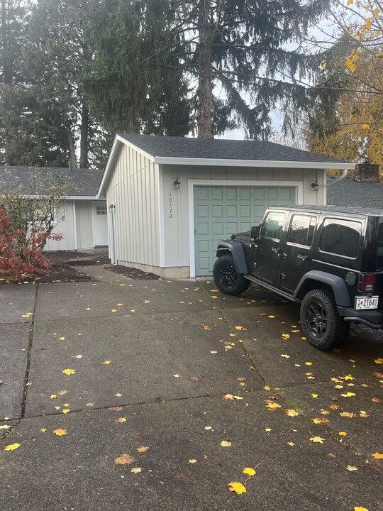 10172 SW Crystal St in Beaverton, OR - Foto de edificio