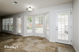 108 N Rockfern Ct in Spring, TX - Foto de edificio - Building Photo