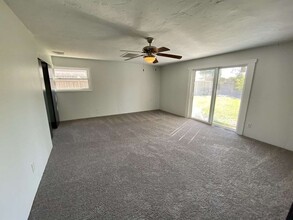 855 E Center Rd in Kokomo, IN - Building Photo - Building Photo