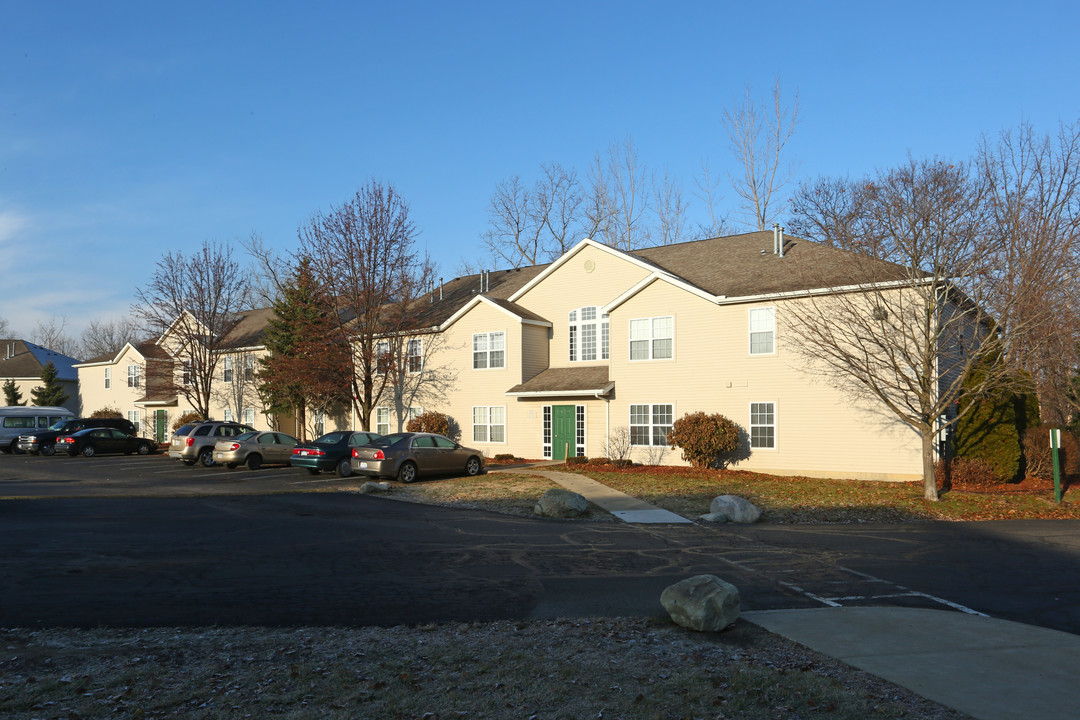 Rivers Bend in Adrian, MI - Building Photo