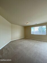 375 Mustengo Ct in Reno, NV - Building Photo - Building Photo