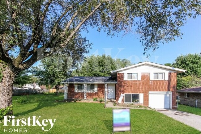 property at 1749 N Graham Ave
