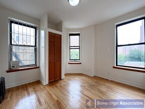 122 La Salle St in New York, NY - Building Photo - Building Photo