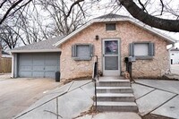 1616 N 61st St in Omaha, NE - Foto de edificio - Building Photo