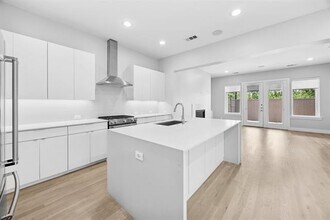 6529 Roper St in Dallas, TX - Building Photo - Building Photo