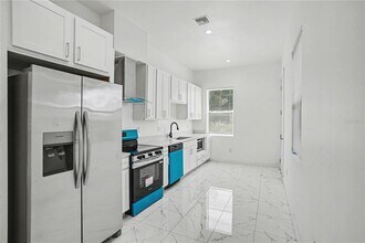 2328 W Spruce St in Tampa, FL - Building Photo - Building Photo