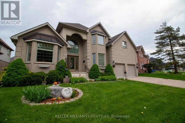 206 Ambleside Dr in London, ON - Building Photo - Building Photo