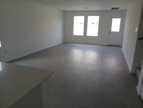 159 Wolf Crest Blvd in Seguin, TX - Building Photo - Building Photo