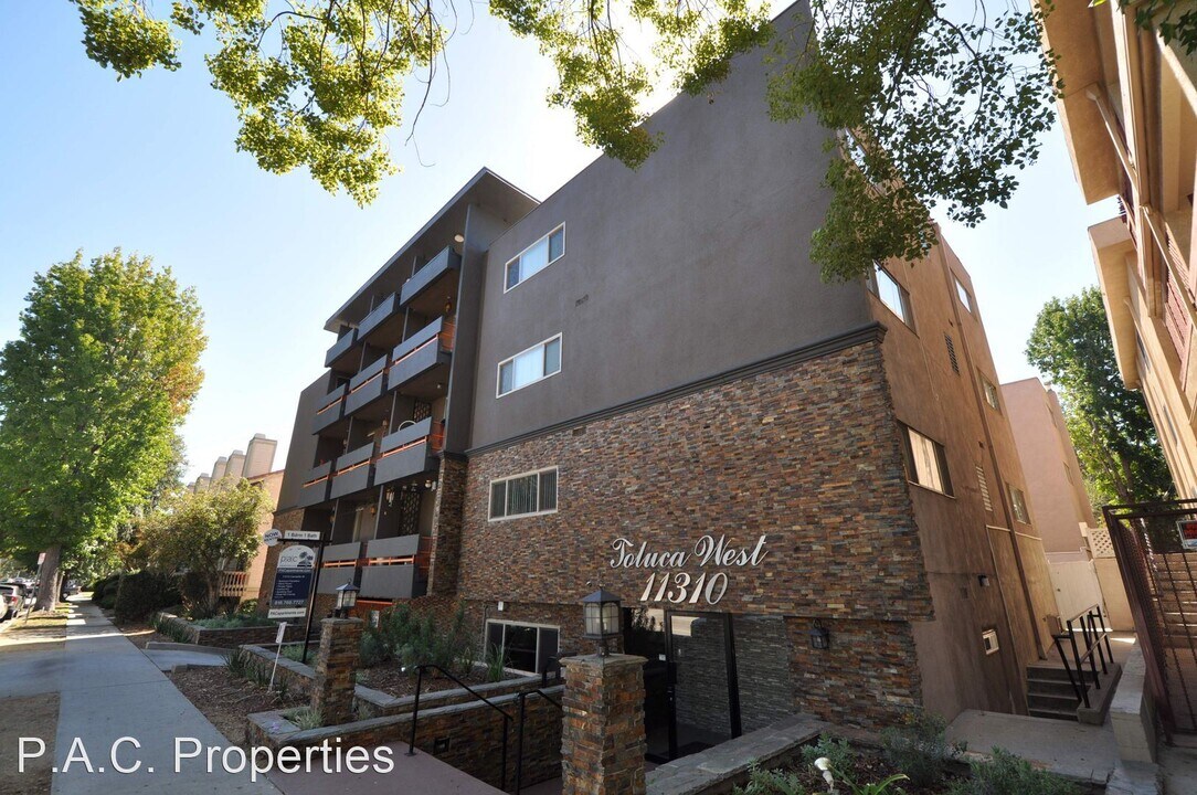11310 Camarillo St in Los Angeles, CA - Building Photo