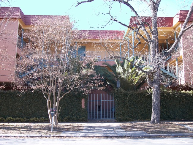 1700 Nueces Apartments in Austin, TX - Foto de edificio - Building Photo