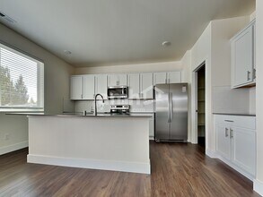 17621 26th Ave Ct E in Tacoma, WA - Building Photo - Building Photo