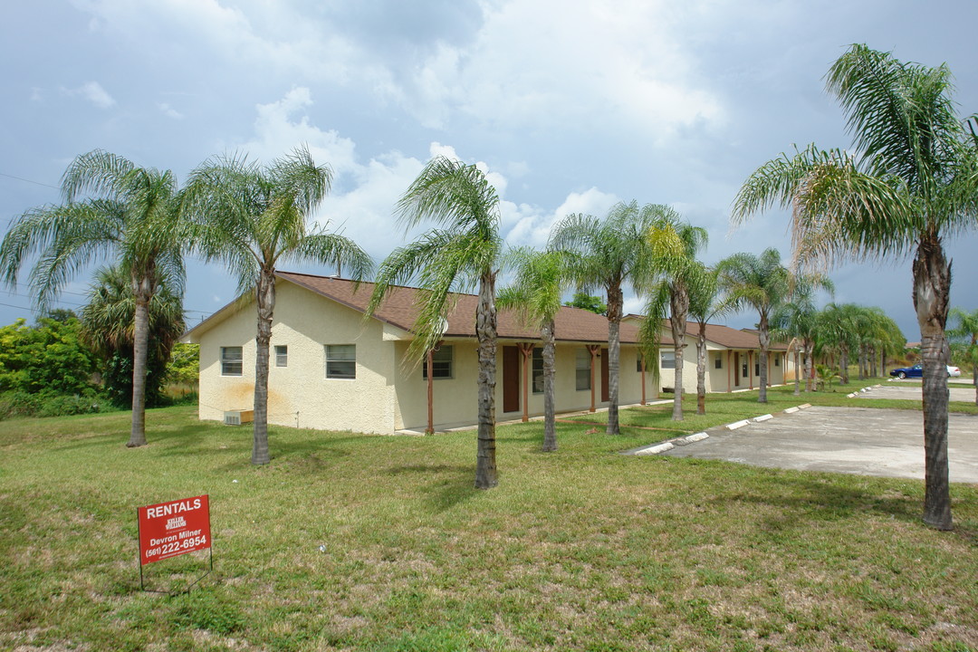 11664 Ellison Wilson Rd in North Palm Beach, FL - Building Photo