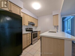 2275 Bur Oak Ave in Markham, ON - Building Photo - Building Photo