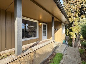 706 S 20th Ave in Yakima, WA - Building Photo