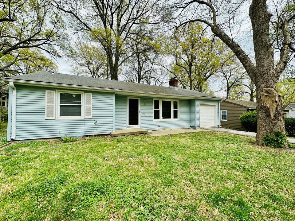 7047 Linden St in Prairie Village, KS - Building Photo