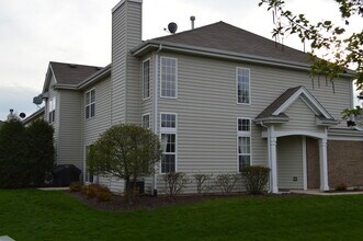 2733 Borkshire Ln in Aurora, IL - Building Photo - Building Photo