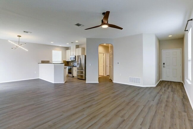 11108 Helms Deep Dr in Austin, TX - Building Photo - Building Photo