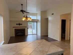 2134 E Pinedale Ave in Fresno, CA - Building Photo - Building Photo