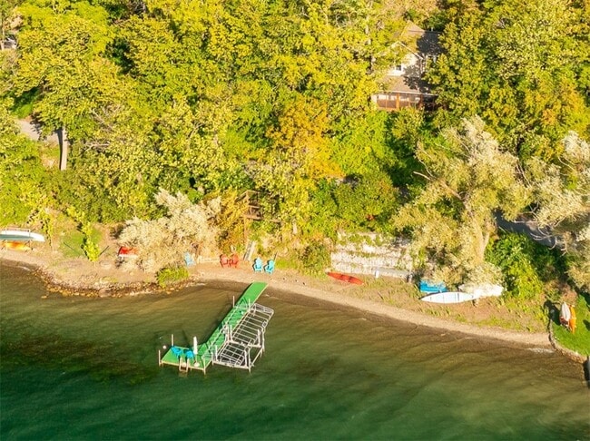 property at 1519 S Lake Rd