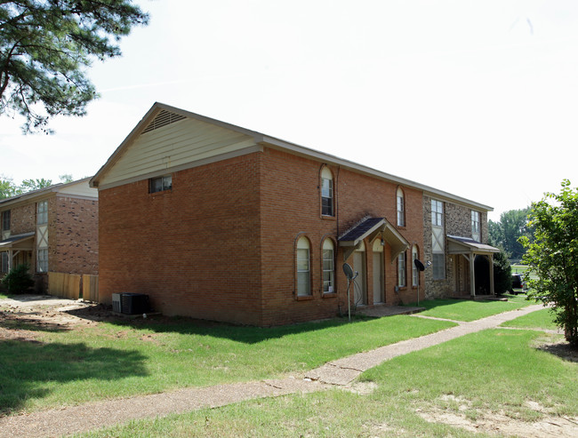 The Coves at Yale in Memphis, TN - Building Photo - Building Photo