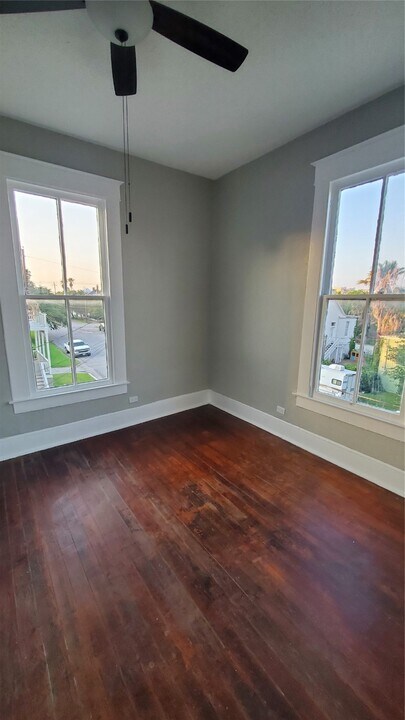 1502 Winnie St in Galveston, TX - Building Photo