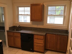 106 Bennett St, Unit 2 in Boston, MA - Foto de edificio - Building Photo