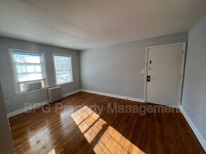 5721 11th St N in Arlington, VA - Building Photo - Building Photo