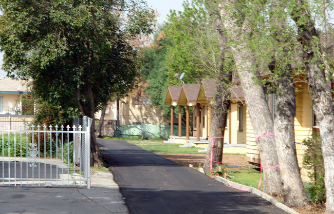 952 N Mountain View Ave in San Bernardino, CA - Building Photo - Building Photo