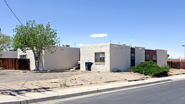 6005 Fortuna Rd NW in Albuquerque, NM - Building Photo - Building Photo