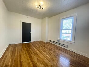 27 W James St, Unit Apt 2 in Lancaster, PA - Building Photo - Building Photo